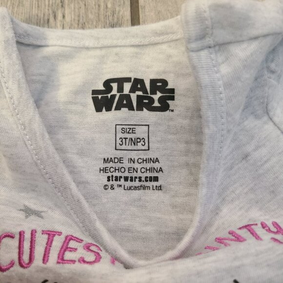 🏷 3/$15 or 5/$20 Disney Star Wars Baby Yoda toddler girl shirt grey size 3T - Picture 5 of 6